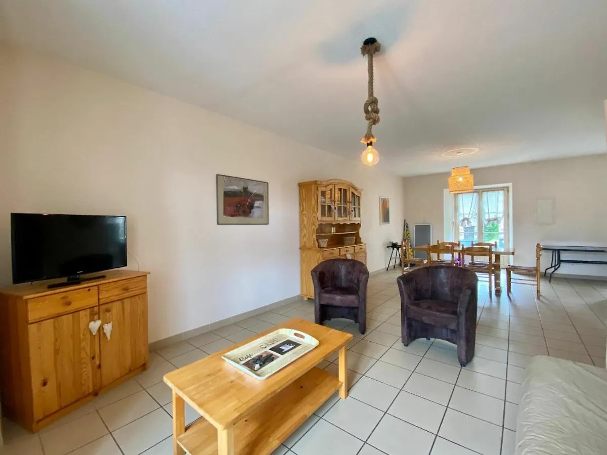 Gite Charmant A Alleyrac: Randonnees, Nature Et Confort Moderne - Fr-1-582-66 Holiday home Alleyrac